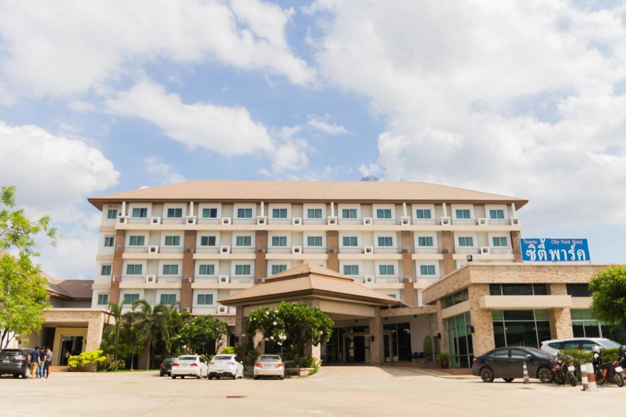 โรงแรม ซิตี้พาร์ค โคราช City Park Hotel Nakhon Ratchasima Exterior photo